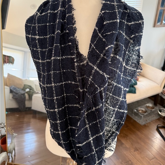 Bass Dark Blue and White Acrylic Infinity Loop  Scarf - Picture 3 of 6